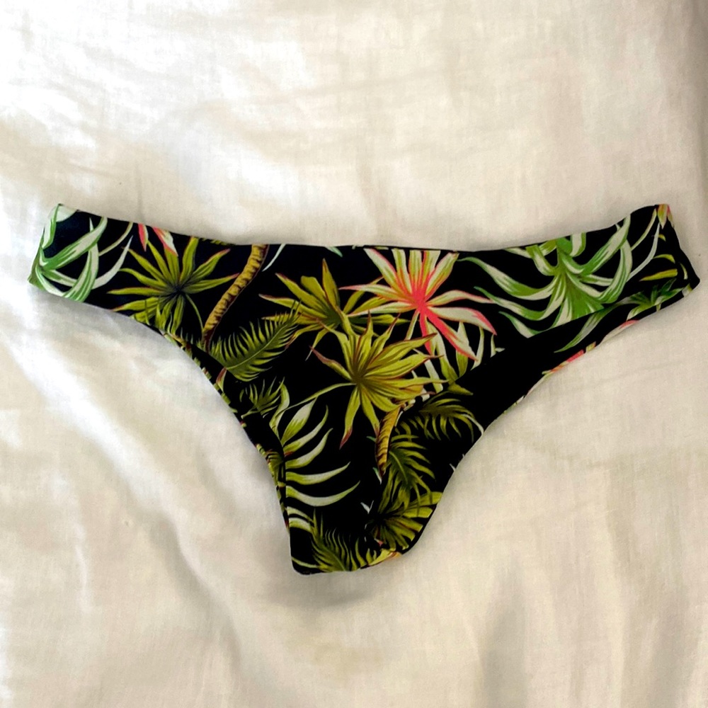 Beach Riot bikini bottoms in tropical print
